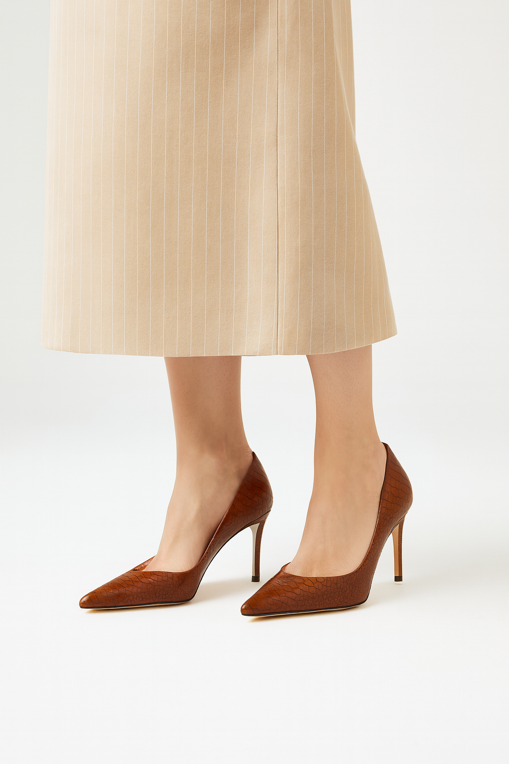 Jax Loreen Leather Pointy Toe Pump